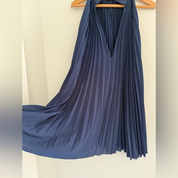 Aritzia Babaton 1-01 Navy Pleated Guell Blouse Navy Blue Pleated Camisole - Picture 7 of 9